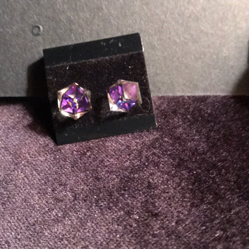 Gorgeous Austrian Crystal Earrings - Picture 4 of 6